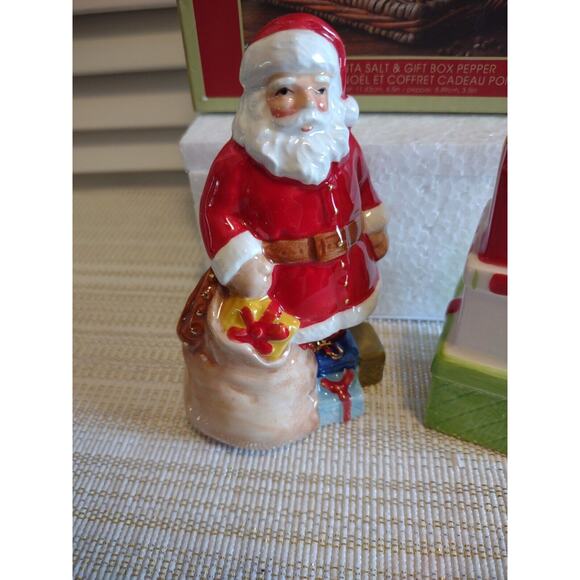 Spode Christmas Tree Santa Salt & Gift Box Pepper Shaker Set GUC in Box - Picture 2 of 11